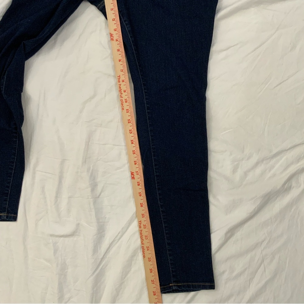 Liz Lange For Target Maternity Jegging Jeans 
Size Medium Stretch Side Panels - Picture 8 of 13